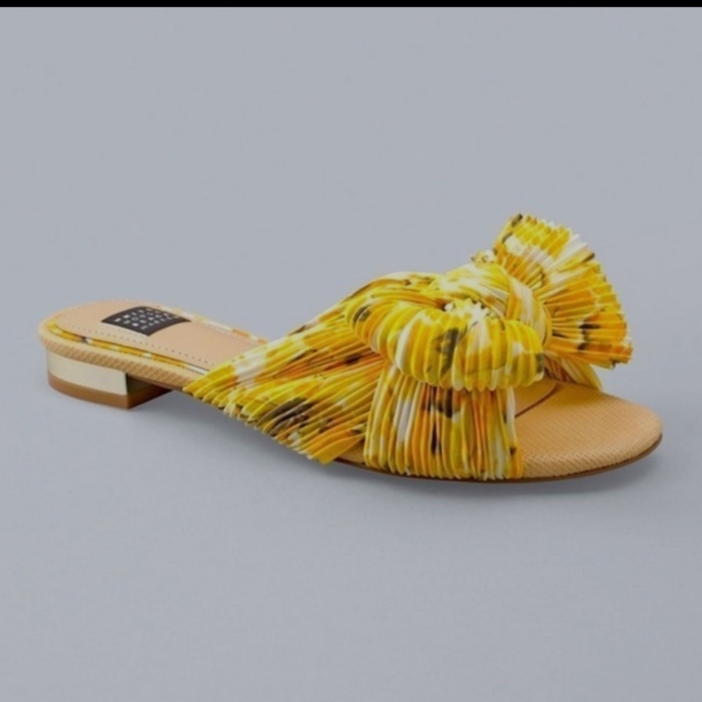 NWT White House Black Market Pineapple Crinkle Bow Sandals